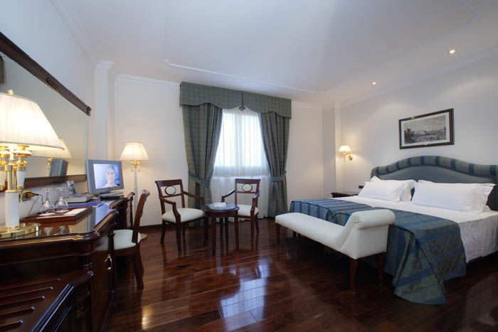 Tiberio Palace Hotel Napoli Exterior foto